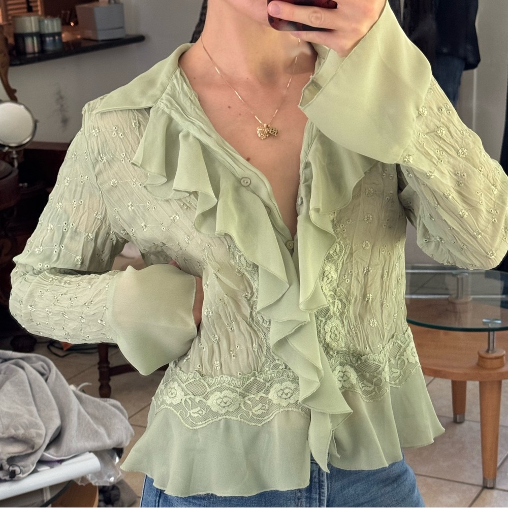 Vintage Pale Green Ruffled Lace Blouse